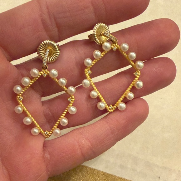 Frieda Rothman Jewelry - Frieda Rothman Elegant Gold and Pearl Earrings